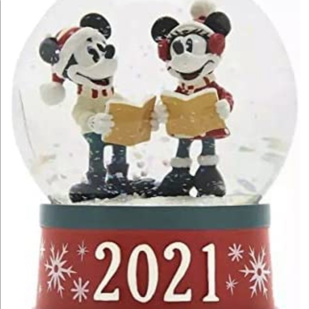 2021 Disney Snow Globe